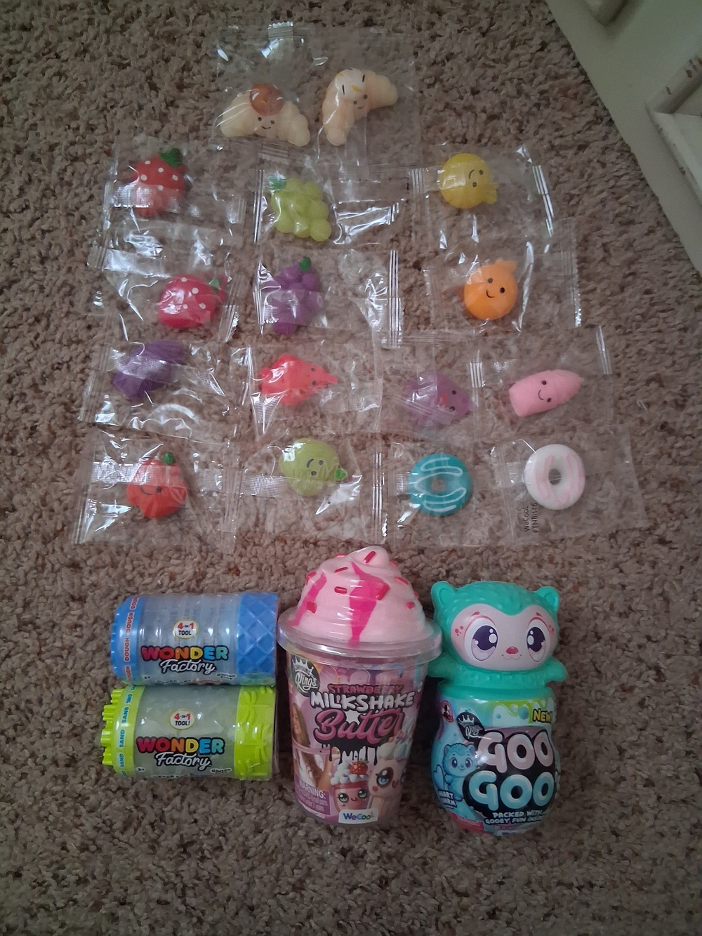 Lot Of 4 New Slimes And 16 New Mochi's Squishys Girls Boys Toys